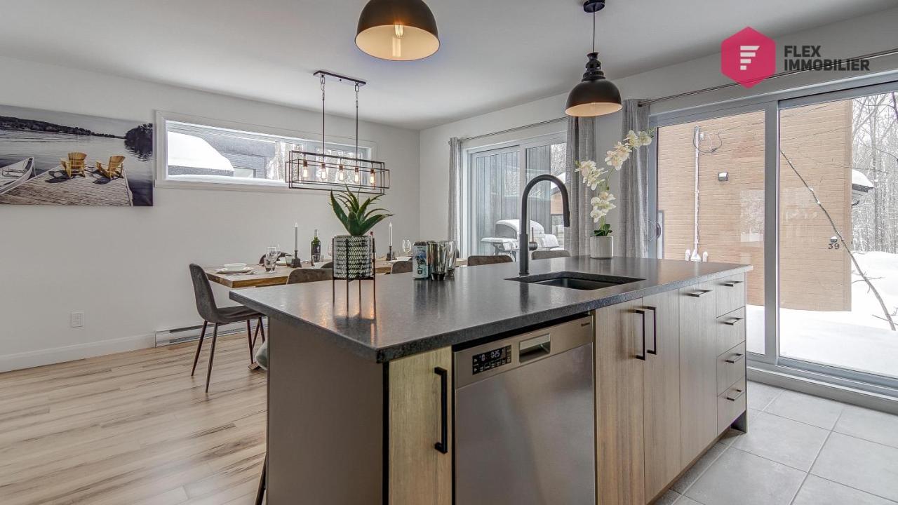 La Fleur Urbaine De Portneuf : 2.5 Bathrooms, Hot Tub, Sauna And Pool * Pont-Rouge