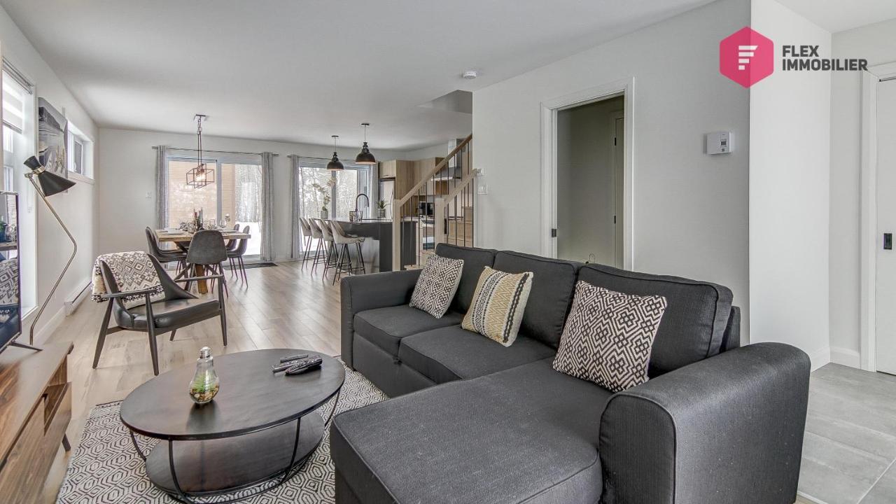 La Fleur Urbaine De Portneuf : 2.5 Bathrooms, Hot Tub, Sauna And Pool * Pont-Rouge